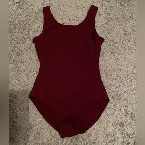 Maroon Bloch. Size:14